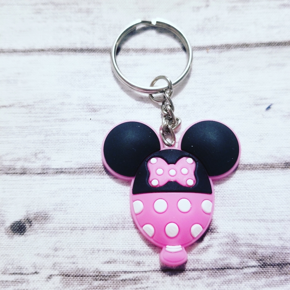 Minnie mouse keychain